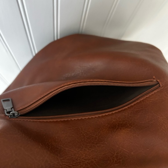 Chic Saddle Brown Faux Leather Slouchy Shoulder Bag Adjustable - Picture 9 of 13